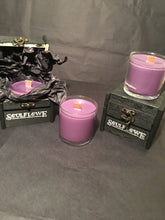Load image into Gallery viewer, BlackBerry &amp; Amber scented Vegan Candle