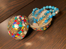 Load image into Gallery viewer, Jewelry Rock